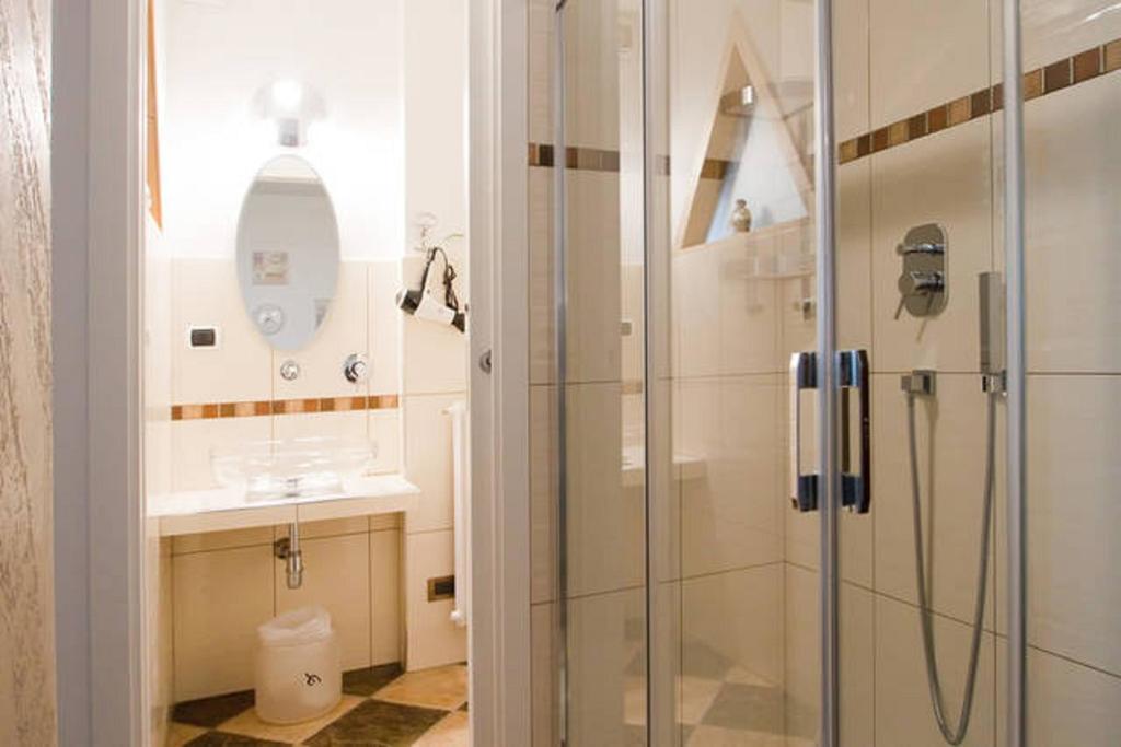 Bed and Breakfast Mary Poppins'S House Триест Номер фото